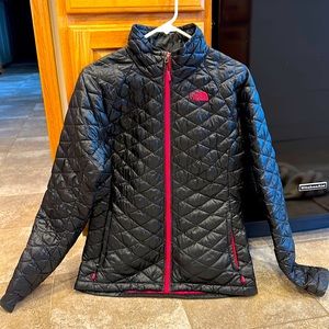Women’s North Face black with hot pink trim